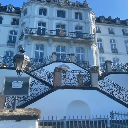 Schmidt Apartment